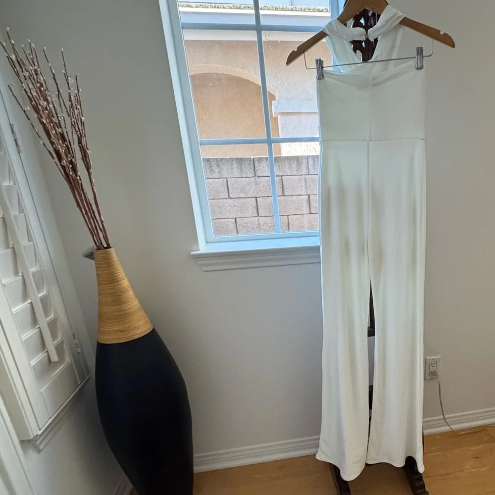 Club L London Elegant White Halter Jumpsuit - Picture 5 of 6